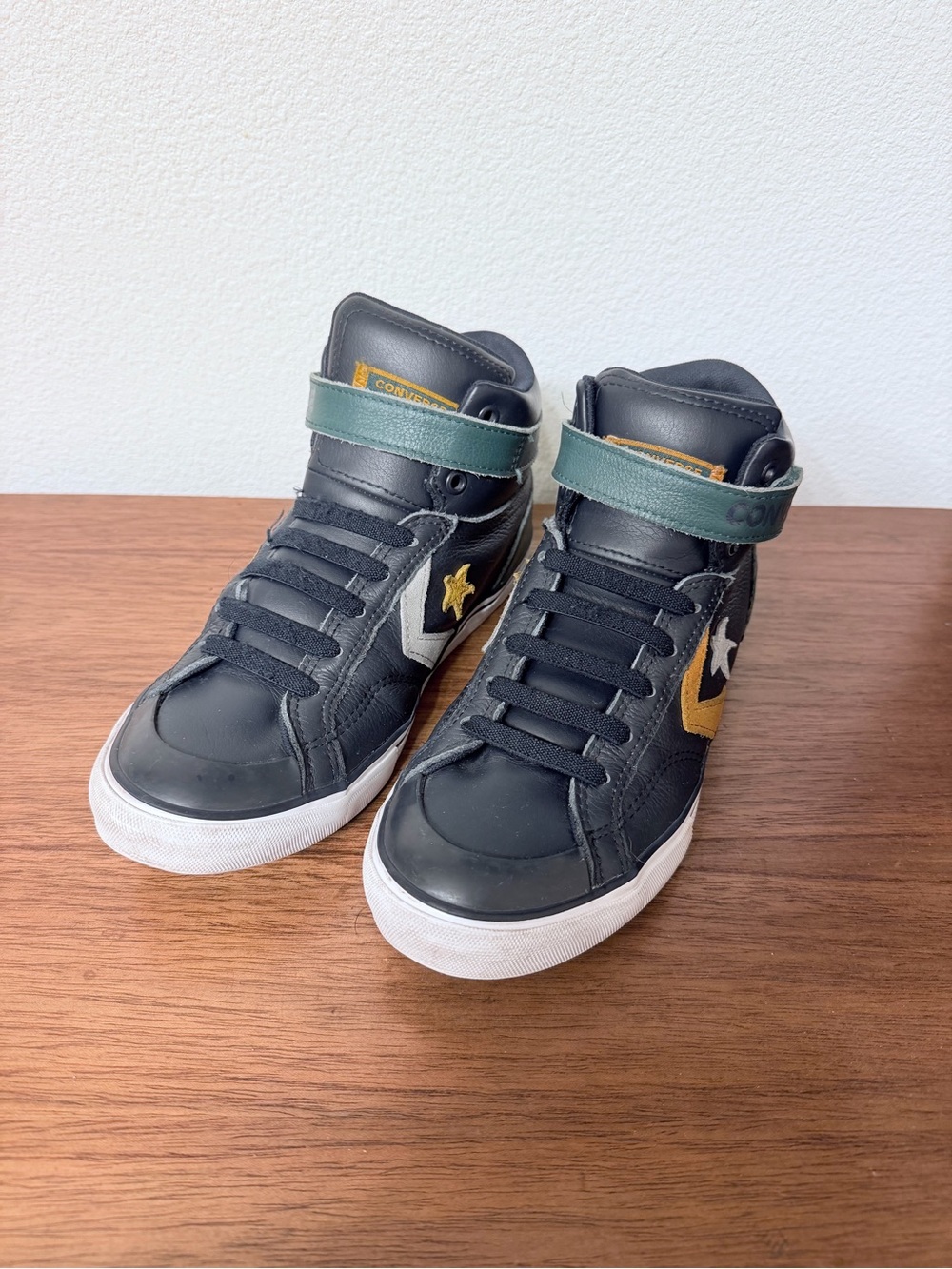 Converse Kids navy blue High-Top Sneakers with Green Strap and Yellow Star